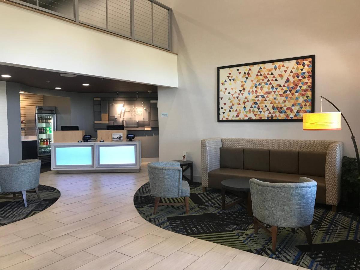 Holiday Inn Express - Canton By Ihg Екстериор снимка