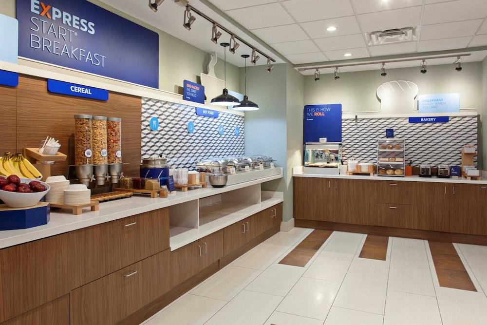 Holiday Inn Express - Canton By Ihg Екстериор снимка